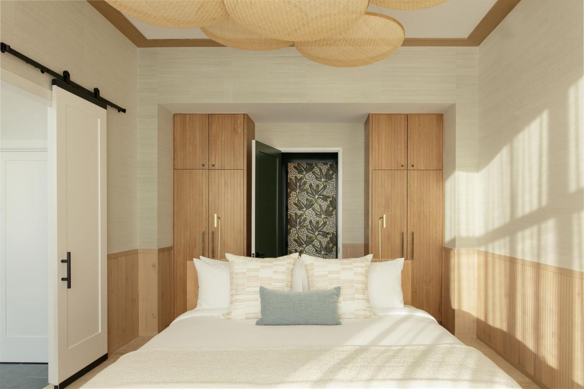 ווסט ביי Hotel Indigo Grand Cayman By Ihg מראה חיצוני תמונה