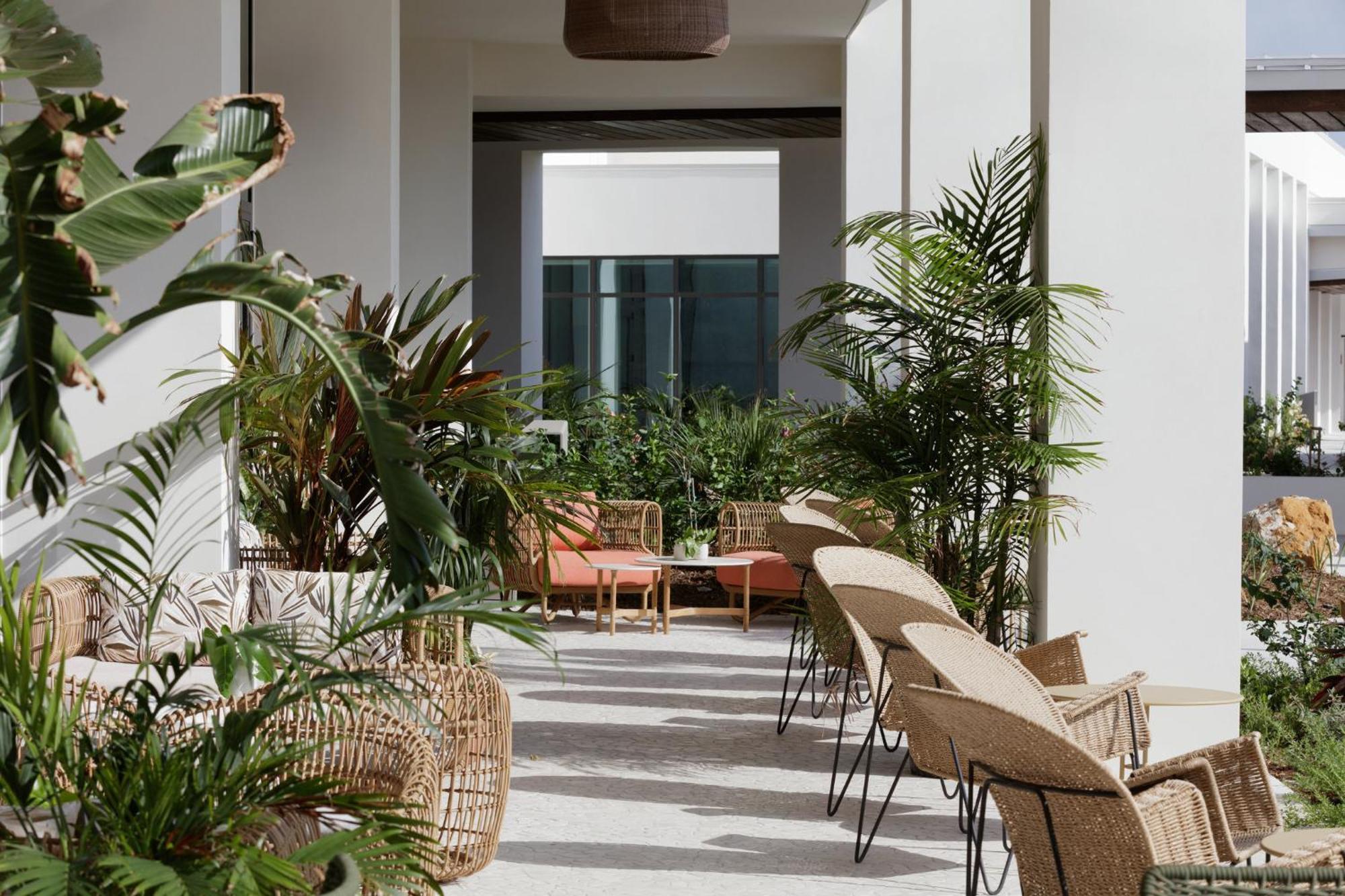 ווסט ביי Hotel Indigo Grand Cayman By Ihg מראה חיצוני תמונה