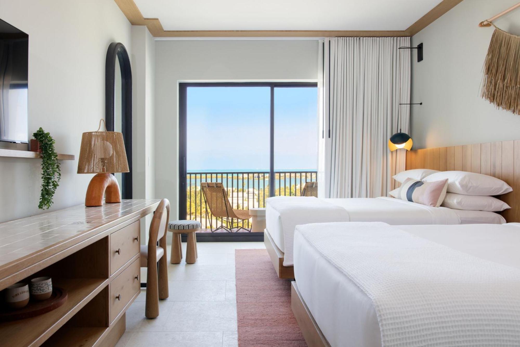 ווסט ביי Hotel Indigo Grand Cayman By Ihg מראה חיצוני תמונה
