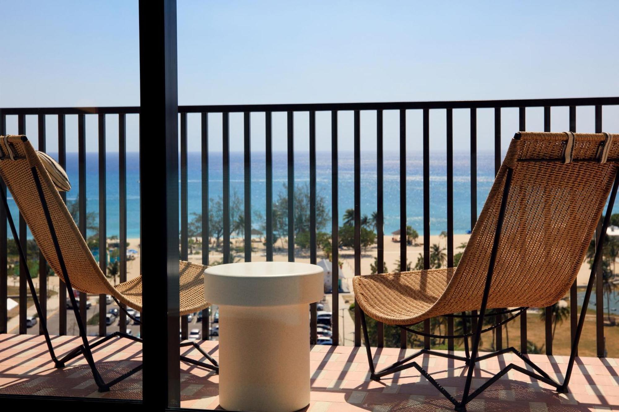 ווסט ביי Hotel Indigo Grand Cayman By Ihg מראה חיצוני תמונה