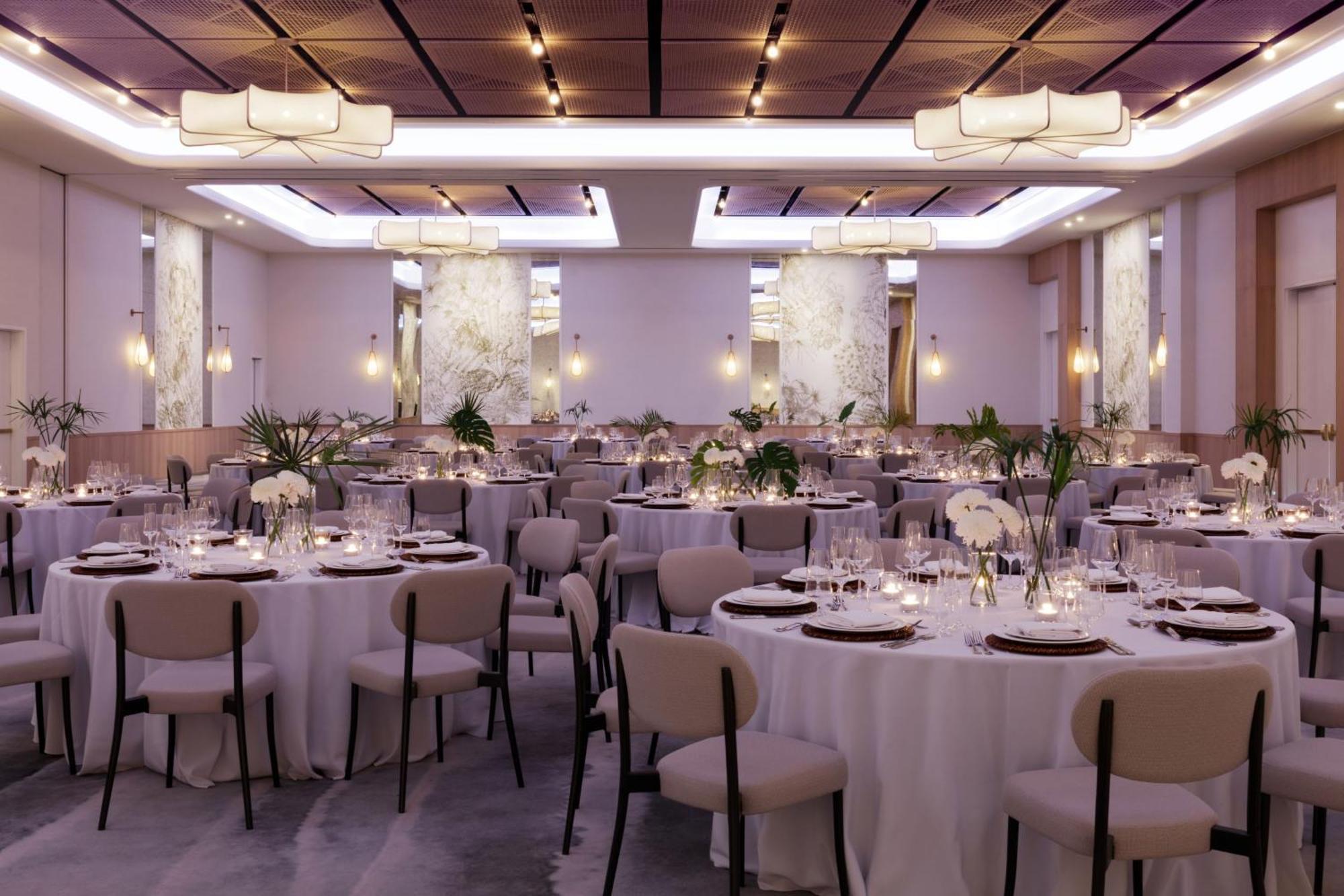 ווסט ביי Hotel Indigo Grand Cayman By Ihg מראה חיצוני תמונה